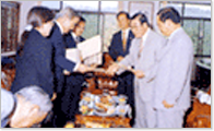 1997.02 일본 문리대학과의 자매결연 사진